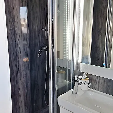 Hotel na wodzie Houseboat Seabreeze 2