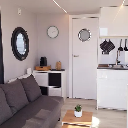 Houseboat Seabreeze 2 Ботель *