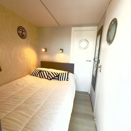 Hotel na wodzie Houseboat Seabreeze 2 *