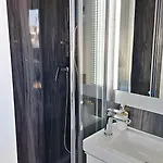 Botel Houseboat Seabreeze 2
