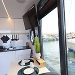 Tekne Houseboat Seabreeze 2 *