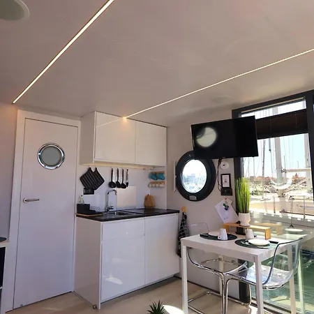 Houseboat Seabreeze 2 *