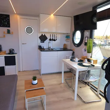 Houseboat Seabreeze 2 Bådhotel
